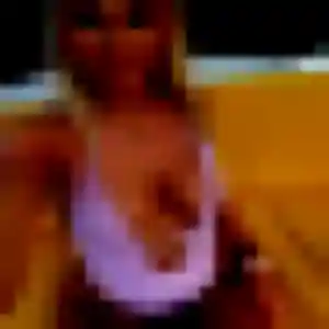 Marine, 41 ans, connectée à Valence-en-Brie pour un plan cul