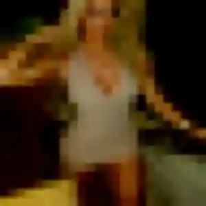 Francoise, fille de 43 ans propose plan cul à Varennes-Changy