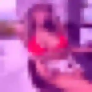 Photo de Lena à Vermelles (34 ans) - plan cul discret