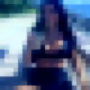 Alicia de Vinassan, 23 ans - plan cul discret