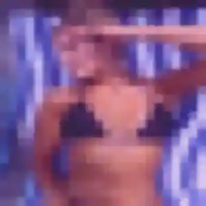 Découvre Julie-Anne, 23 ans à Wavrans-sur-l'Aa en privé